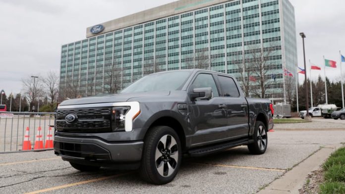 Ford reduce F-150 Lightning production